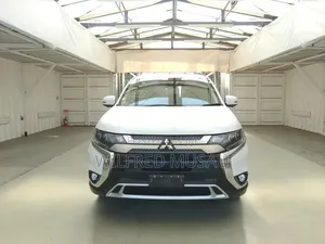 Mitsubishi Outlander 2019 White