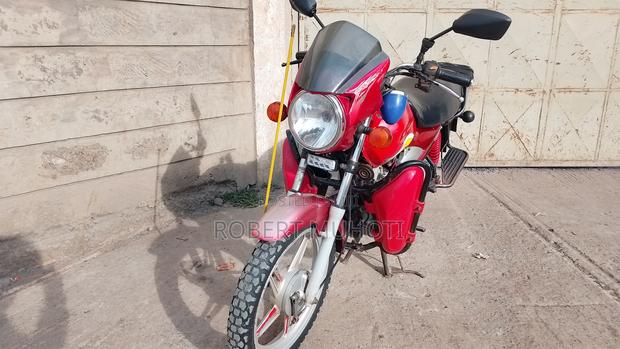 TVS Apache 160 4V 2023 Red