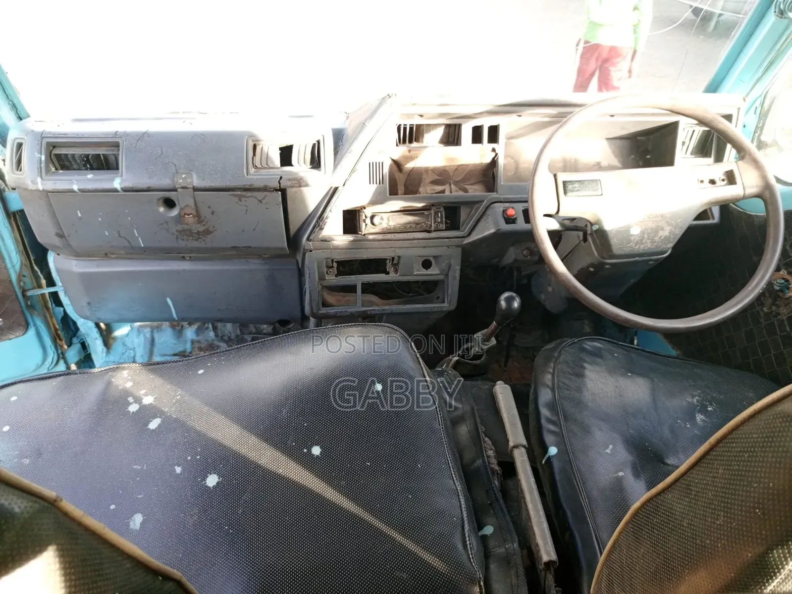 Nissan Caravan 1989 Beige