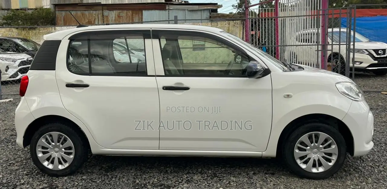 Toyota Passo 2018 White