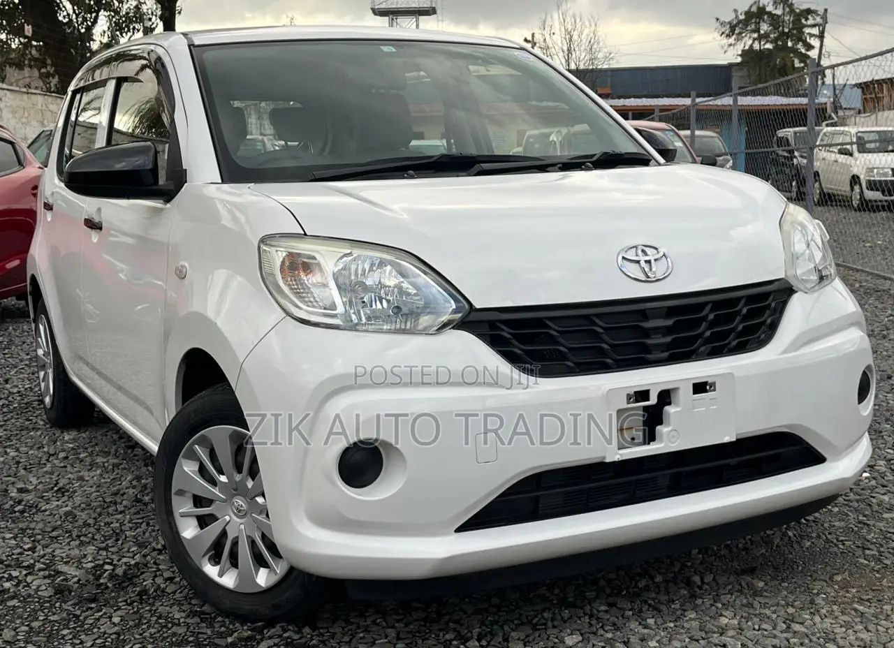 Toyota Passo 2018 White