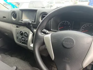 Isuzu Como 2019 Grey