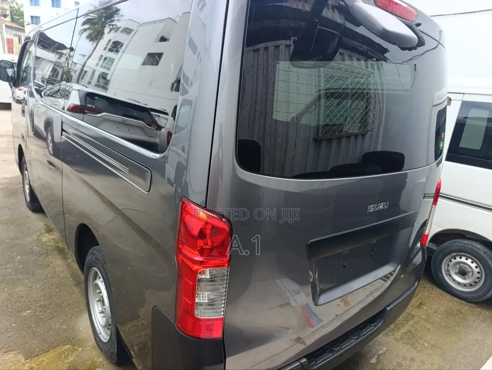 Isuzu Como 2019 Grey
