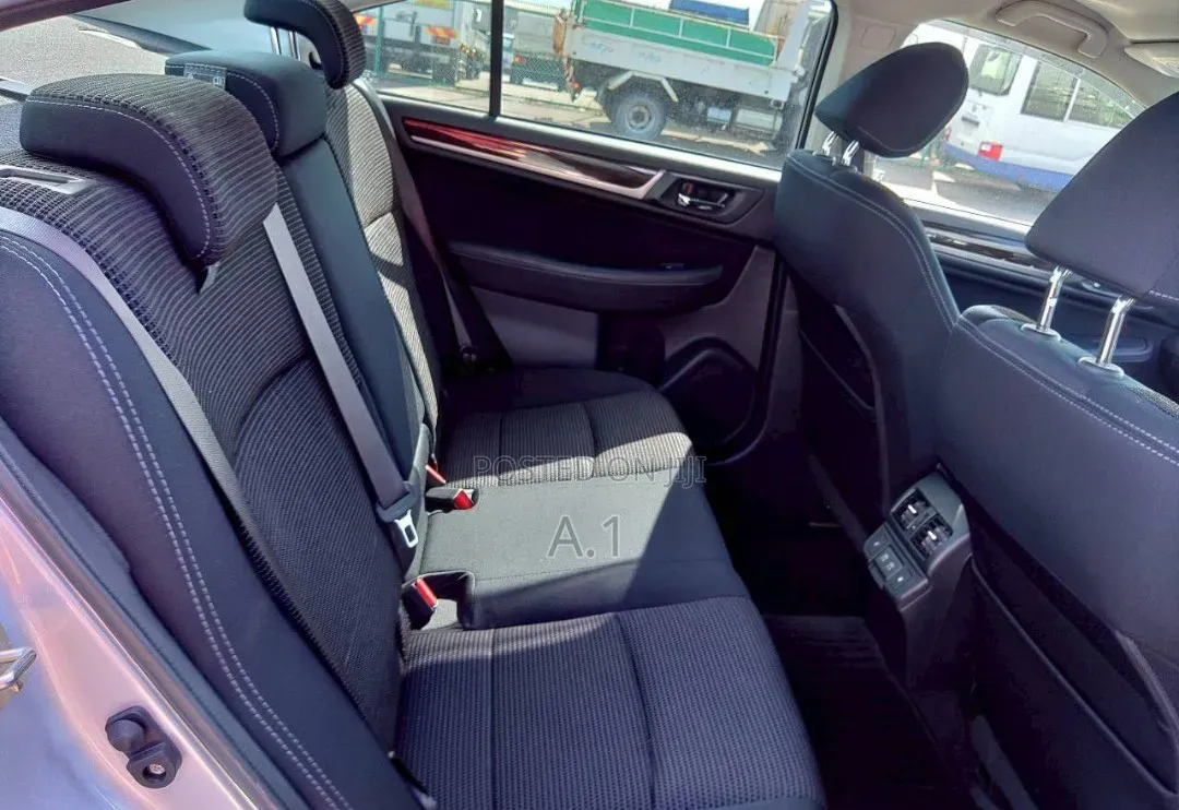 Subaru Legacy 2.5i Premium AWD 2019 Silver