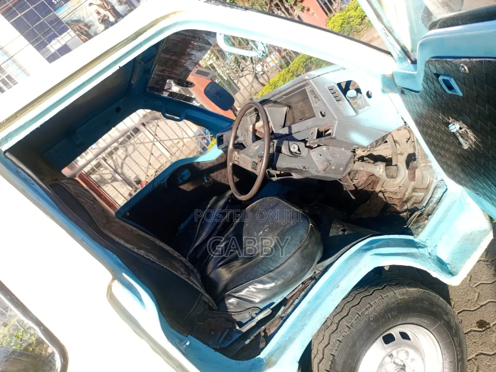 Nissan Caravan 1989 Beige
