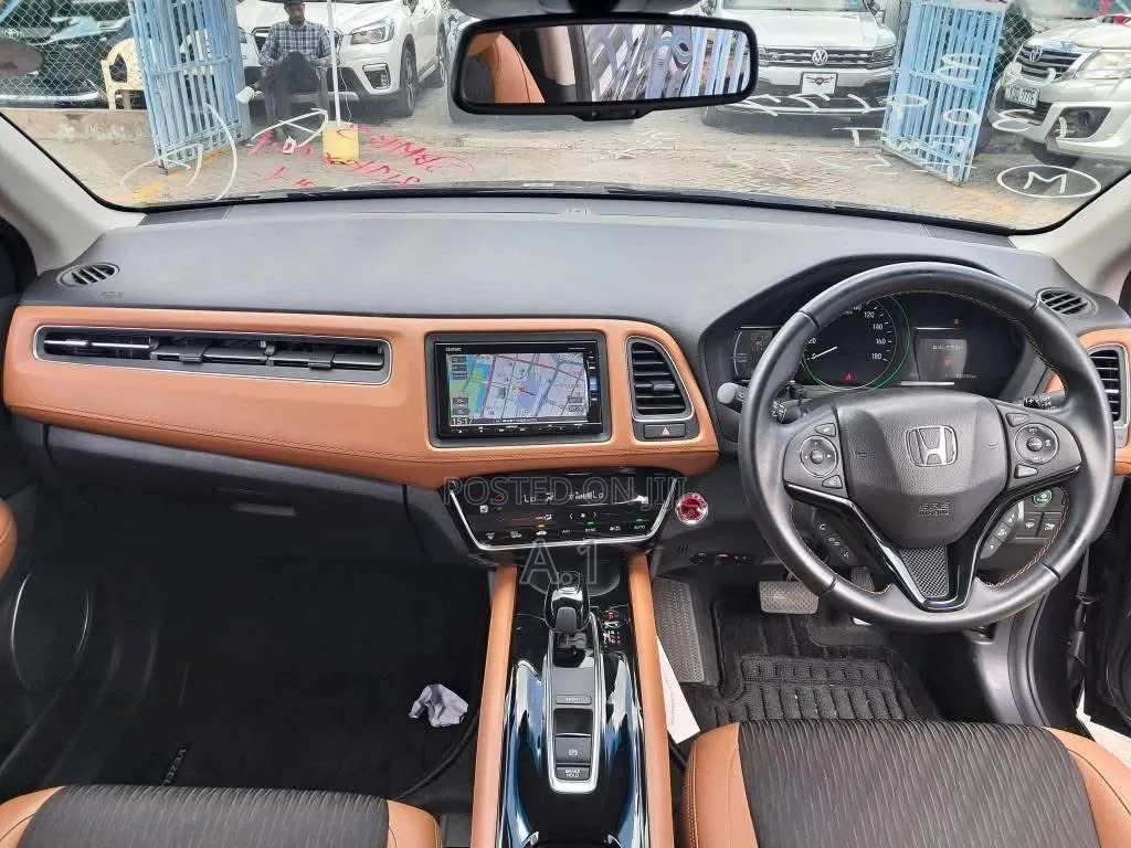 Honda Vezel 1.5 Hybrid 2WD 2019 Purple