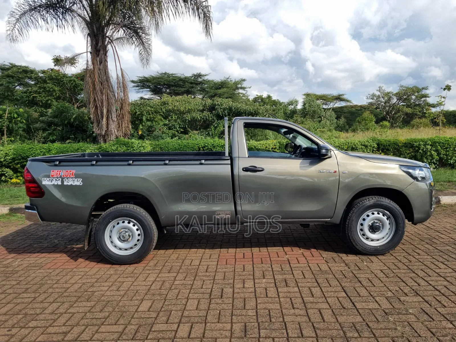 Toyota Hilux 2023 Gray