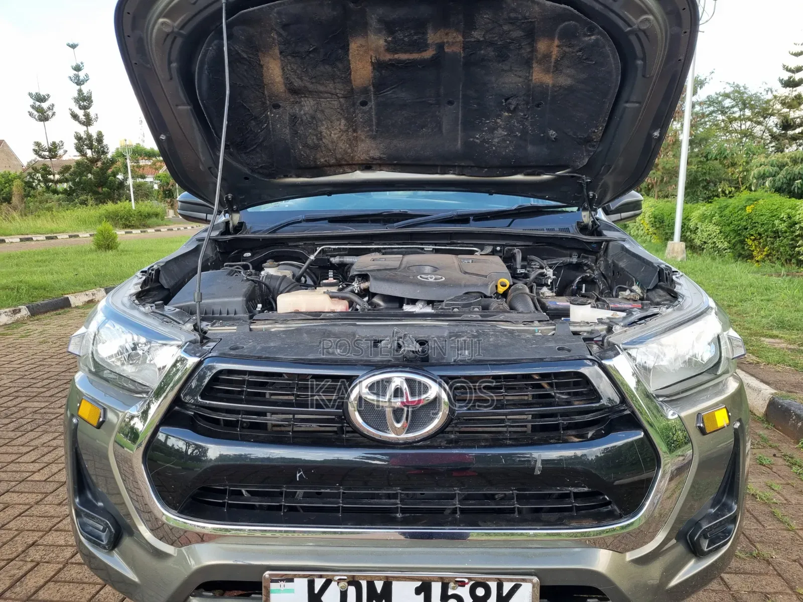Toyota Hilux 2023 Gray