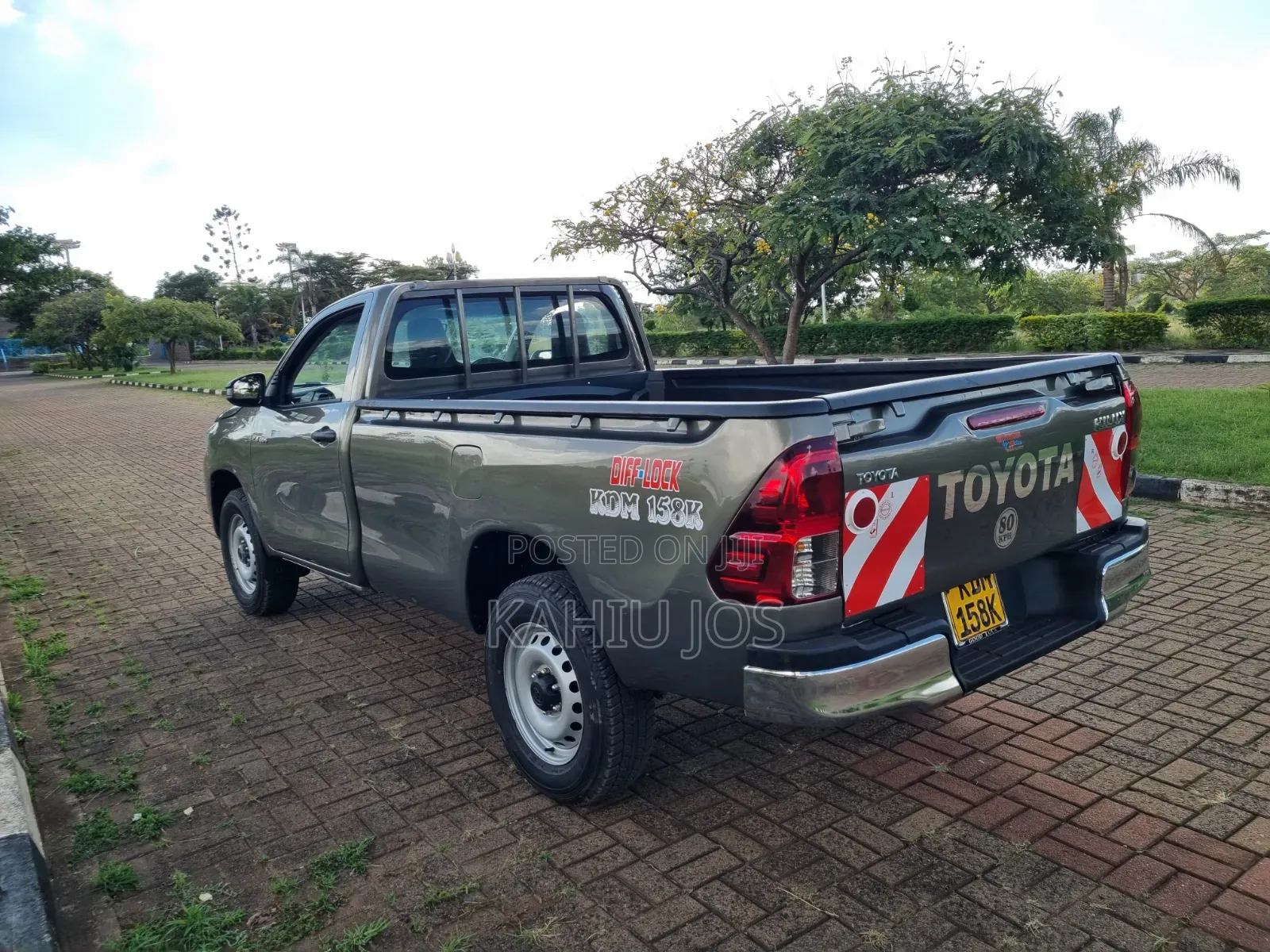 Toyota Hilux 2023 Gray