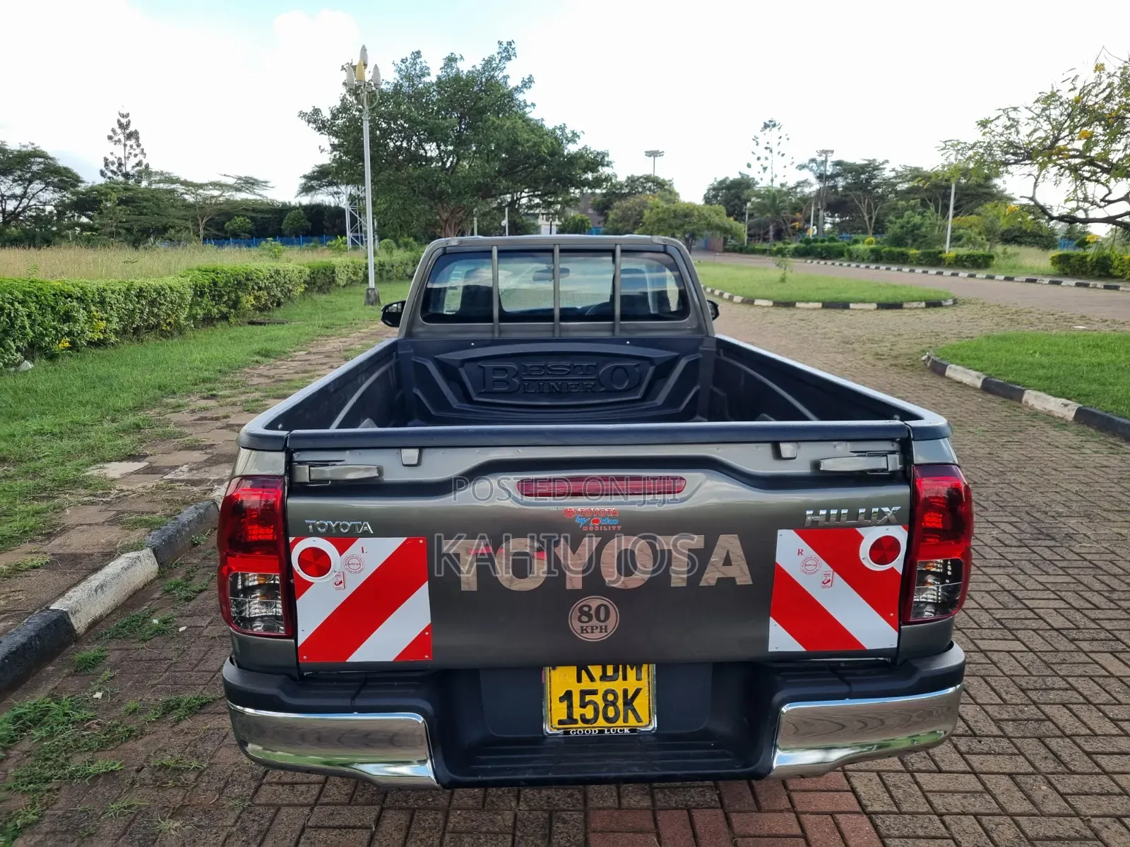 Toyota Hilux 2023 Gray
