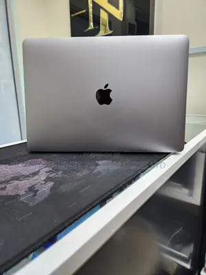 Laptop Apple MacBook Pro 2020 16GB Intel Core i7 SSD 512GB
