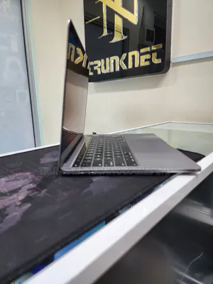 Laptop Apple MacBook Pro 2020 16GB Intel Core i7 SSD 512GB