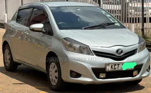 Toyota Vitz 2012 Silver