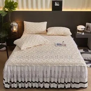 Cream White Luxurious Bed Spread Set