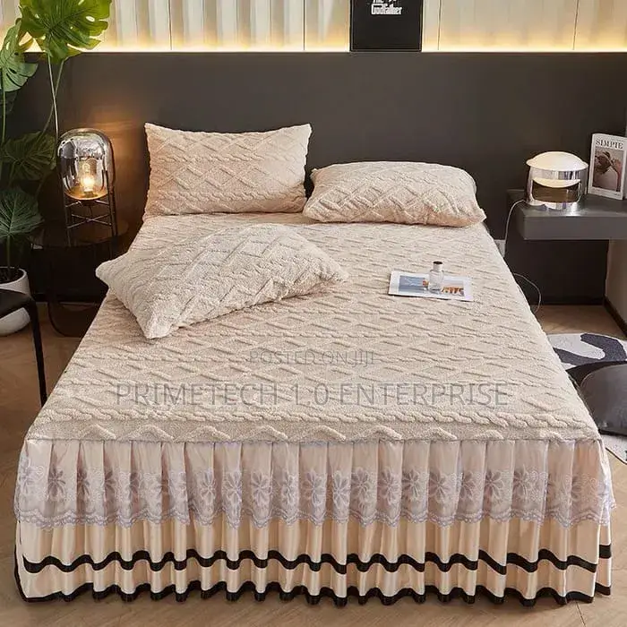 Cream White Luxurious Bed Spread Set