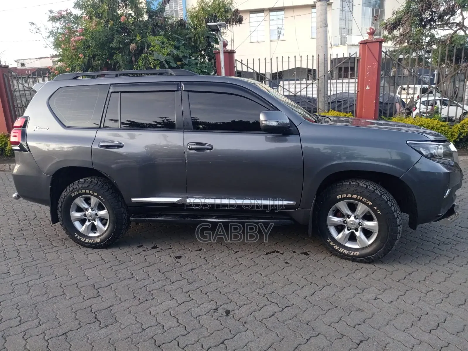 Toyota Land Cruiser Prado 2011 Gray