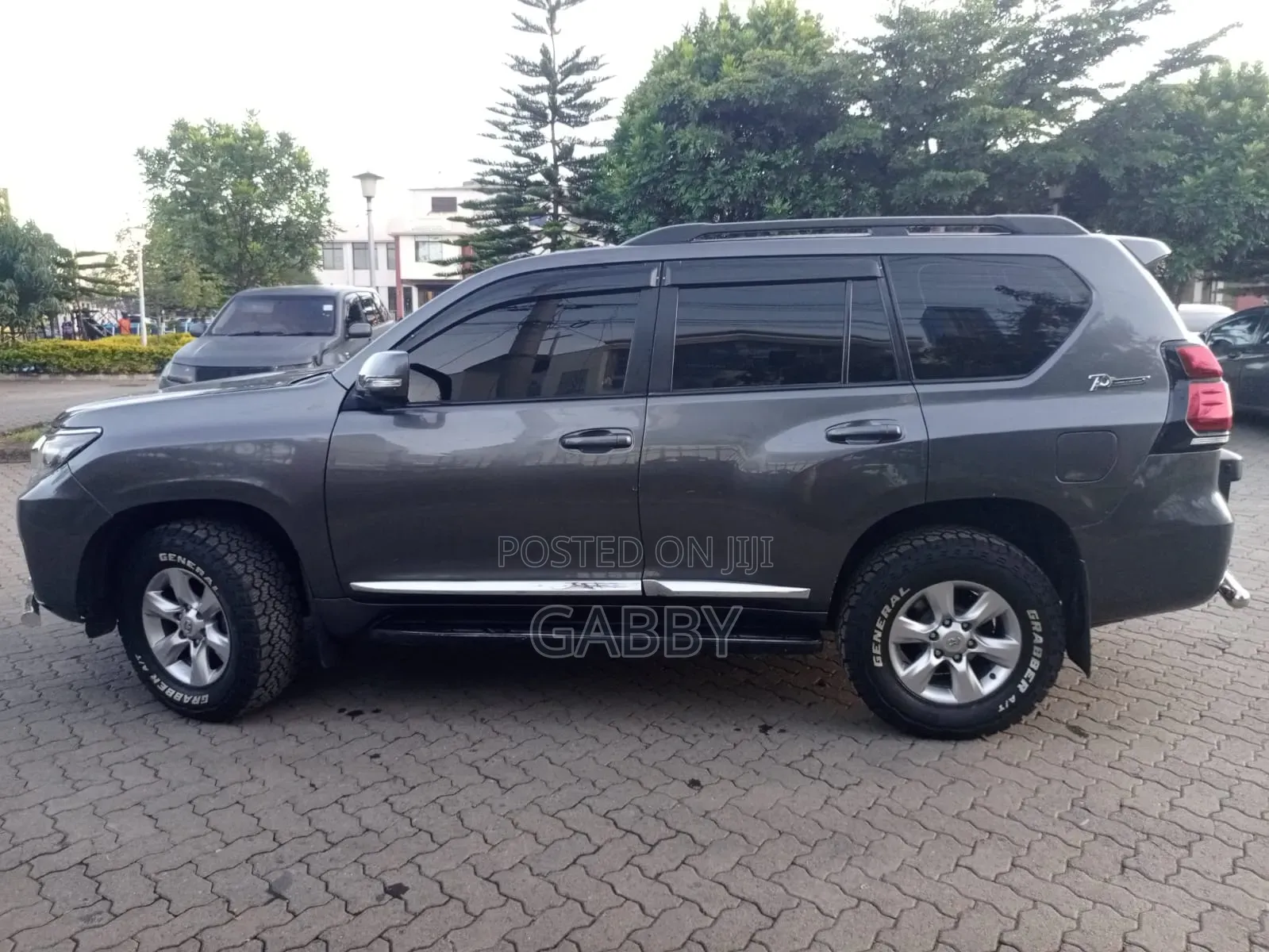 Toyota Land Cruiser Prado 2011 Gray