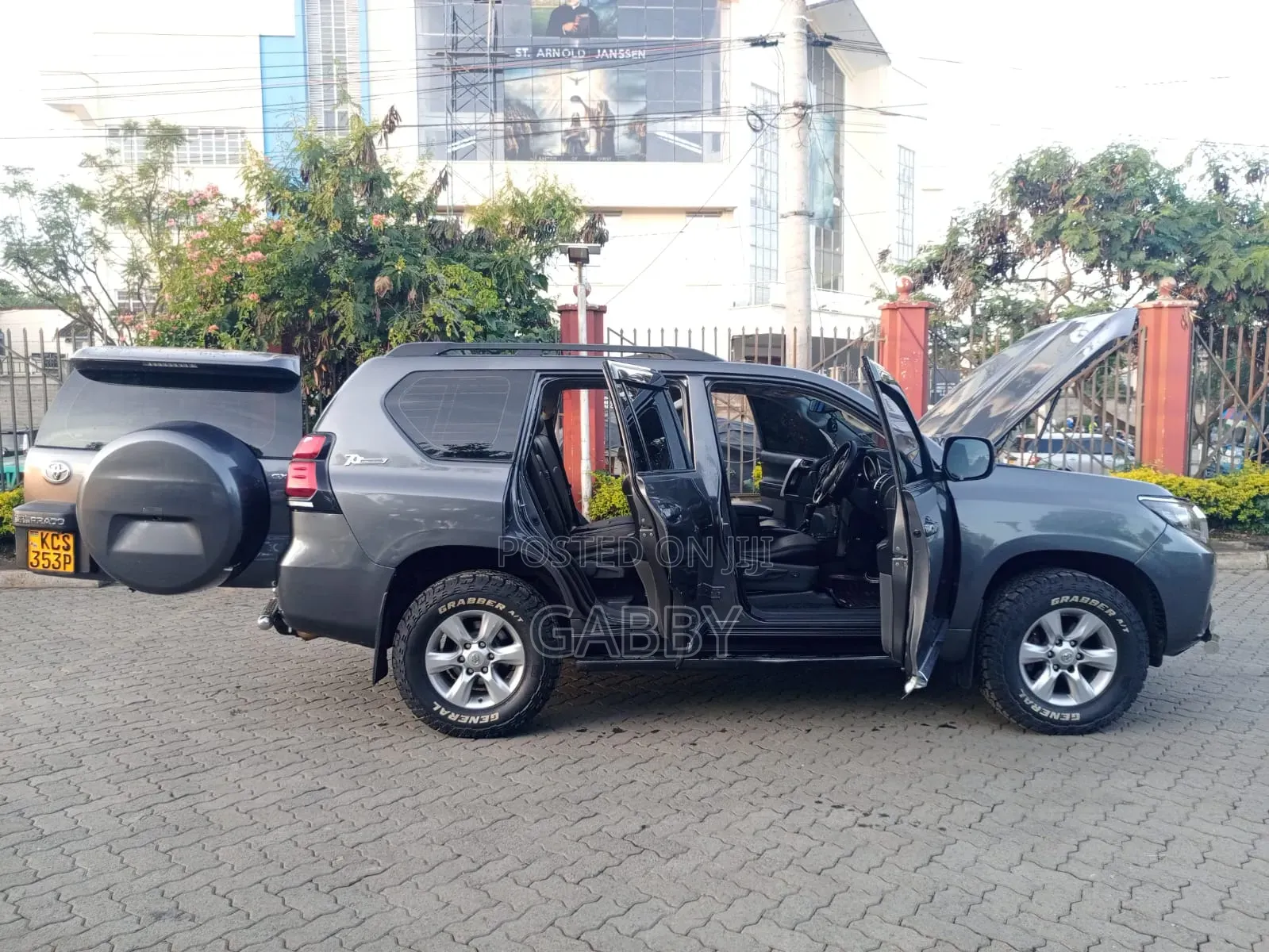 Toyota Land Cruiser Prado 2011 Gray
