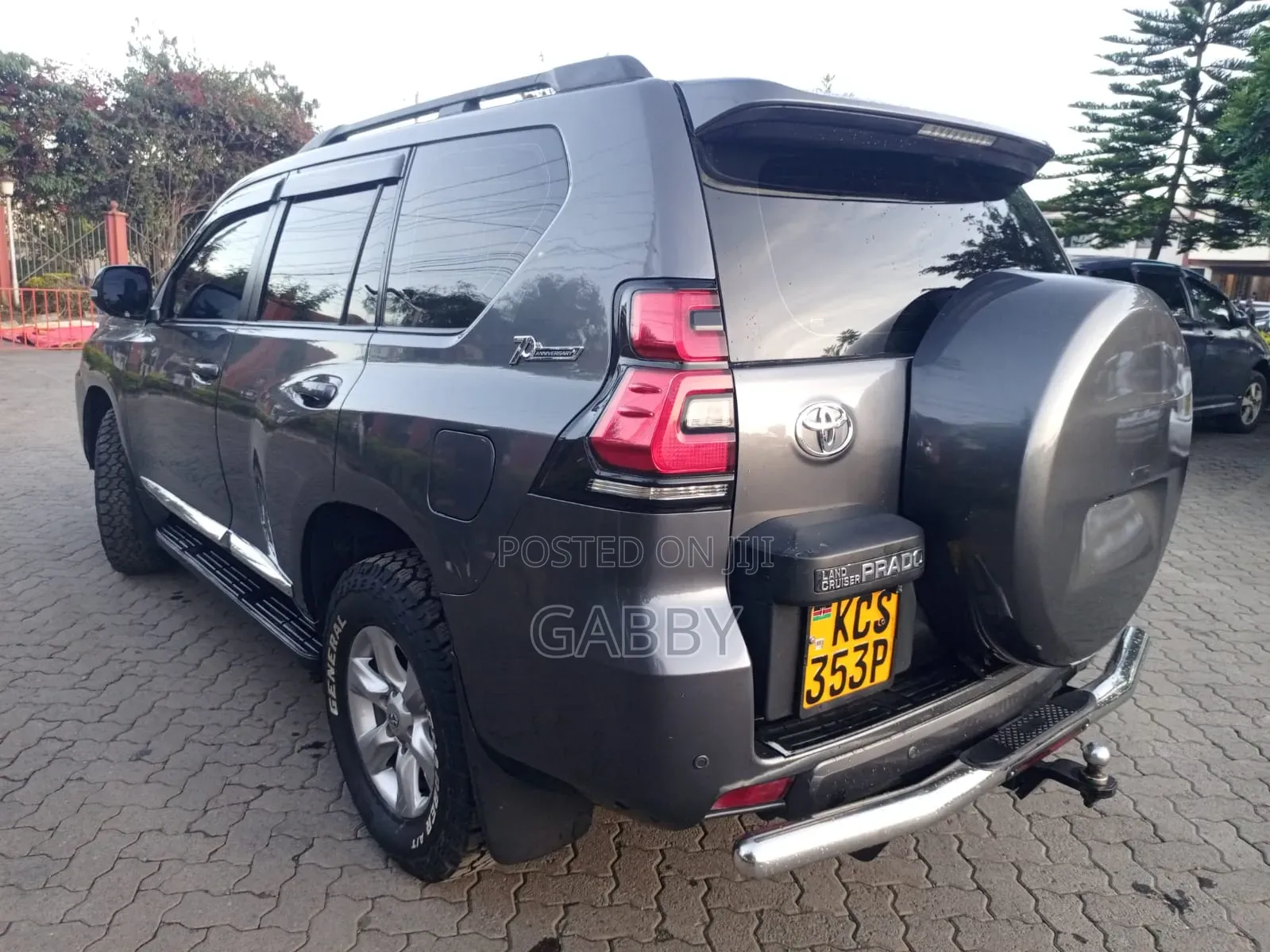 Toyota Land Cruiser Prado 2011 Gray