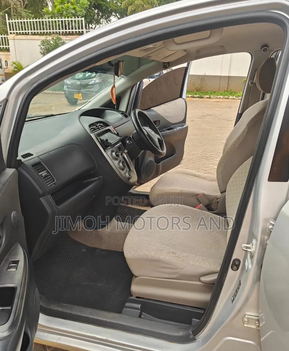 Toyota Ractis 2007 Silver