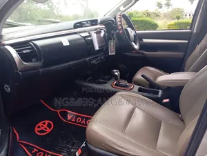 Toyota Hilux 2015 Silver