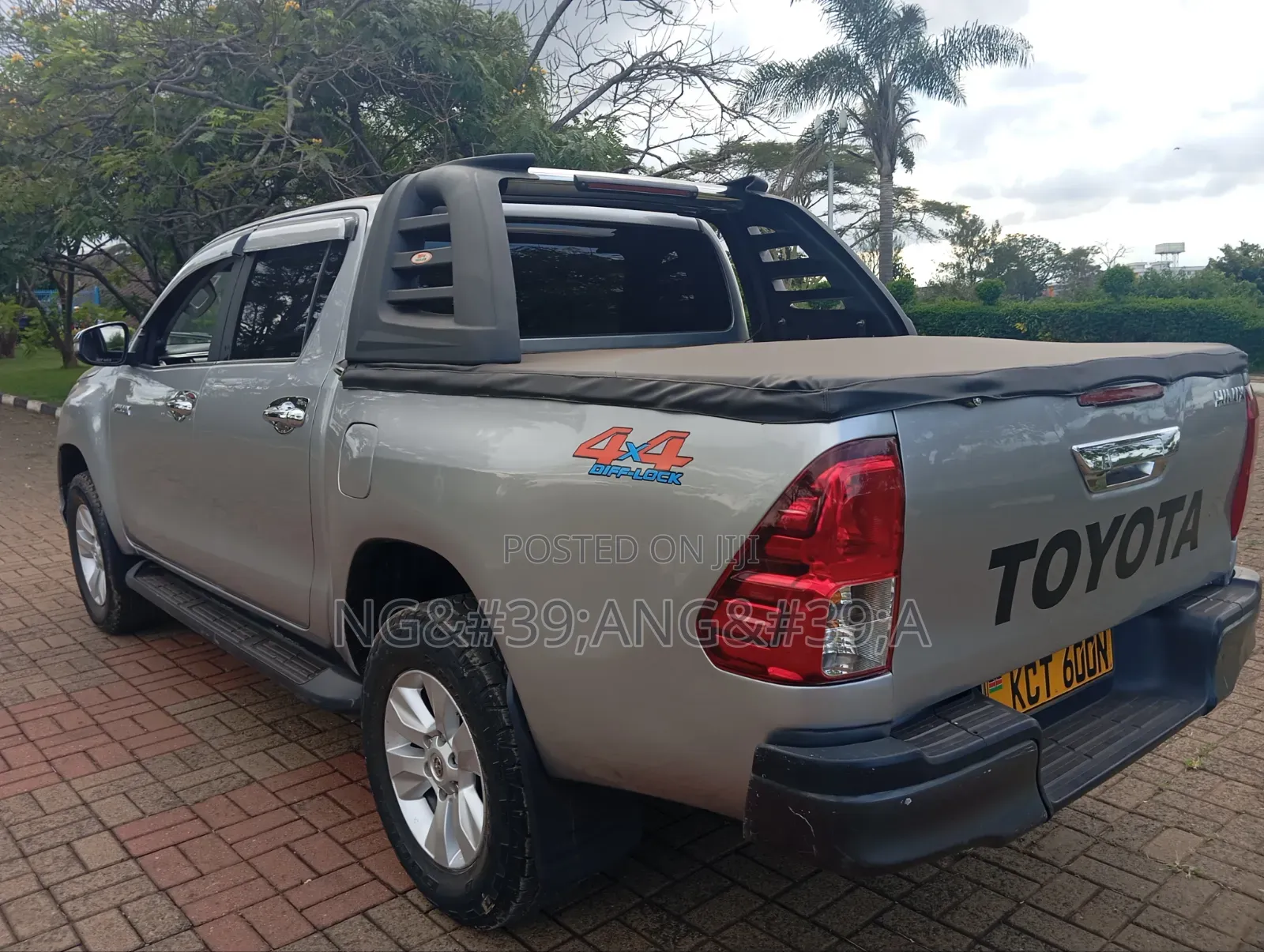 Toyota Hilux 2015 Silver