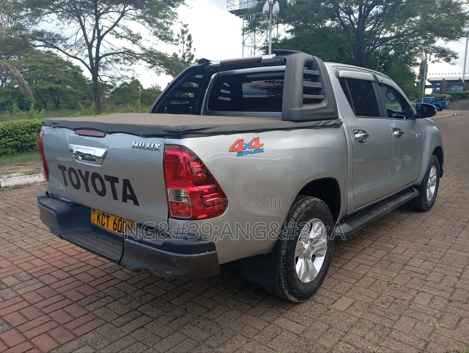 Toyota Hilux 2015 Silver