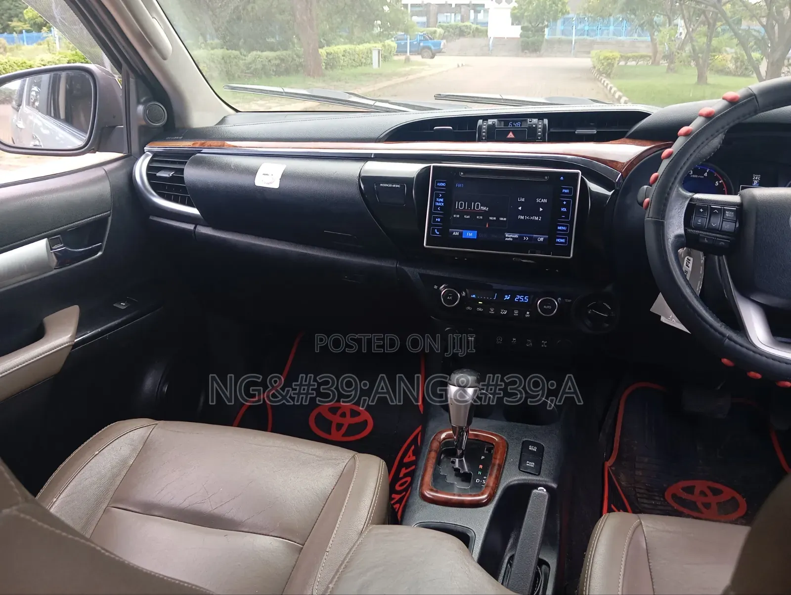 Toyota Hilux 2015 Silver