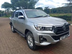 Toyota Hilux 2015 Silver