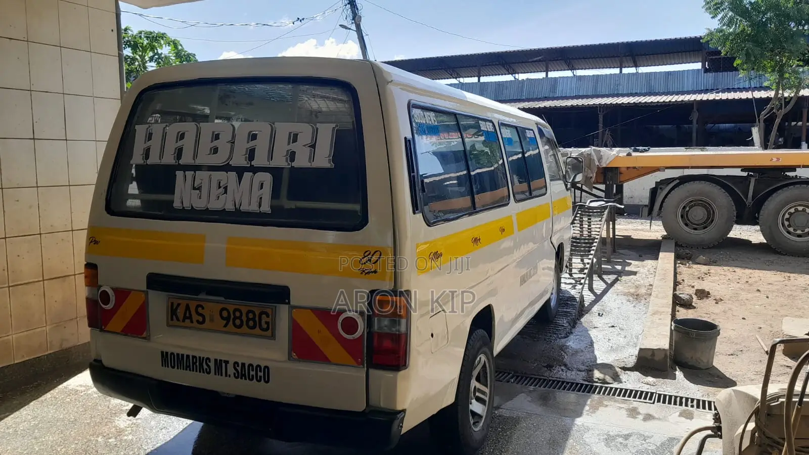 Nissan Caravan (Urvan) 2004 White