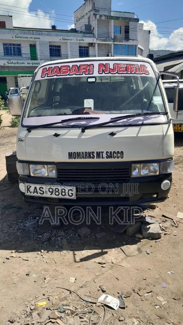 Nissan Caravan (Urvan) 2004 White - thumbnail 6
