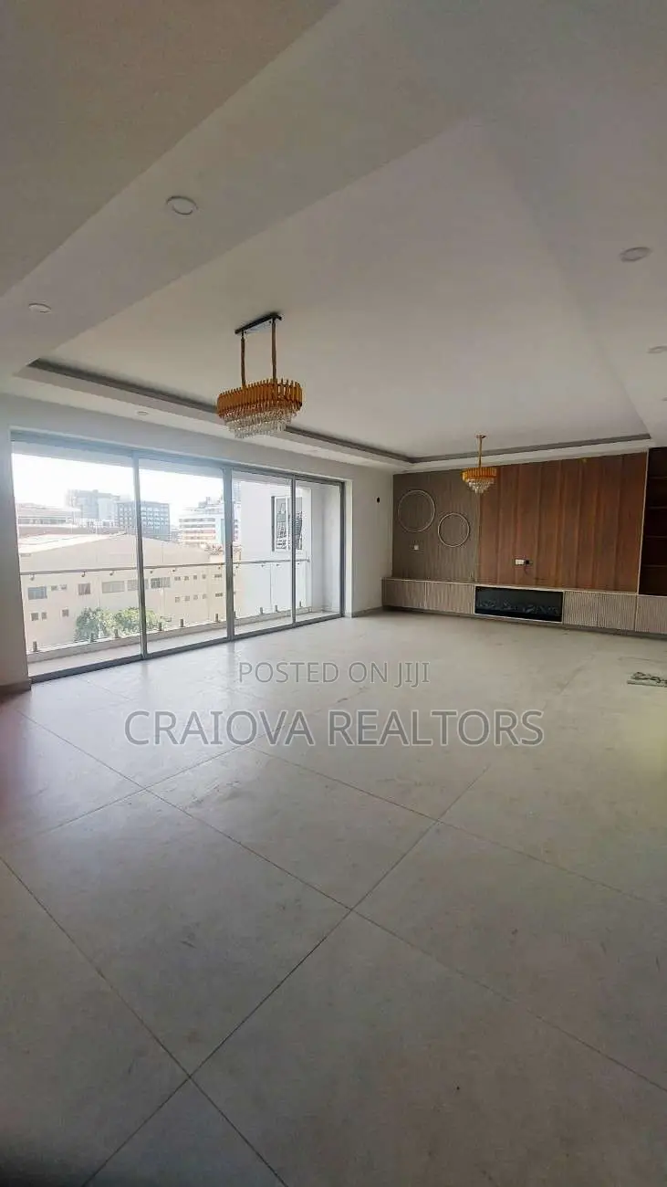 4bdrm Duplex in Spring Valley for rent