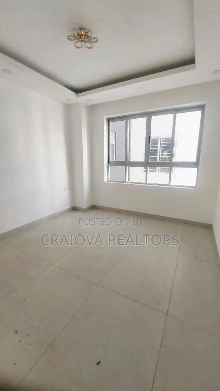 4bdrm Duplex in Spring Valley for rent