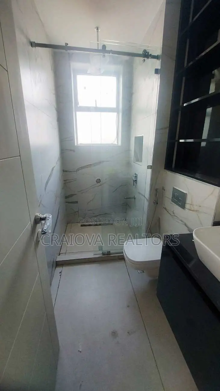 4bdrm Duplex in Spring Valley for rent