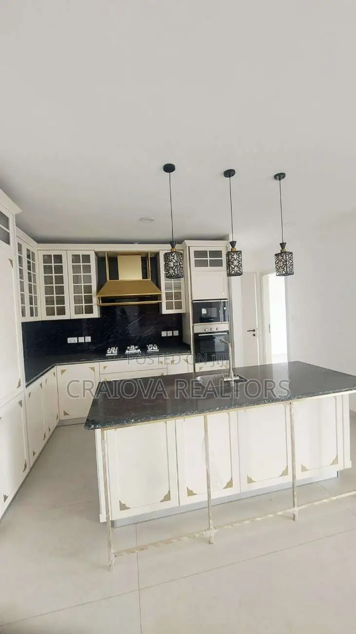 4bdrm Duplex in Spring Valley for rent