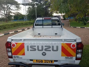 Isuzu D-MAX 2014 White