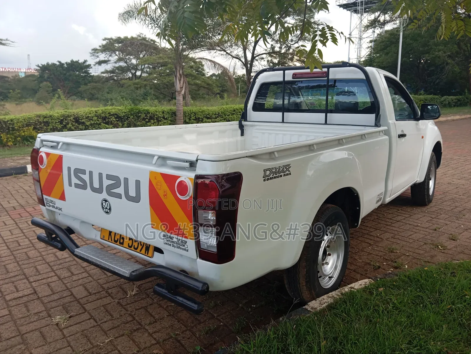 Isuzu D-MAX 2014 White