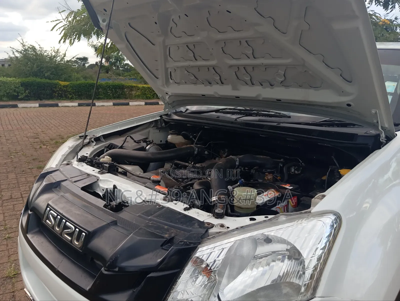 Isuzu D-MAX 2014 White