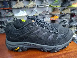 Trekking Shoes