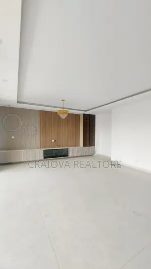 4bdrm Duplex in Spring Valley for sale