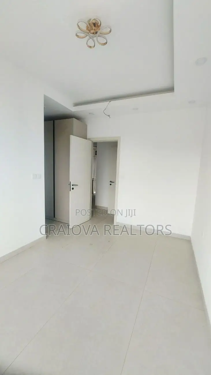 4bdrm Duplex in Spring Valley for sale
