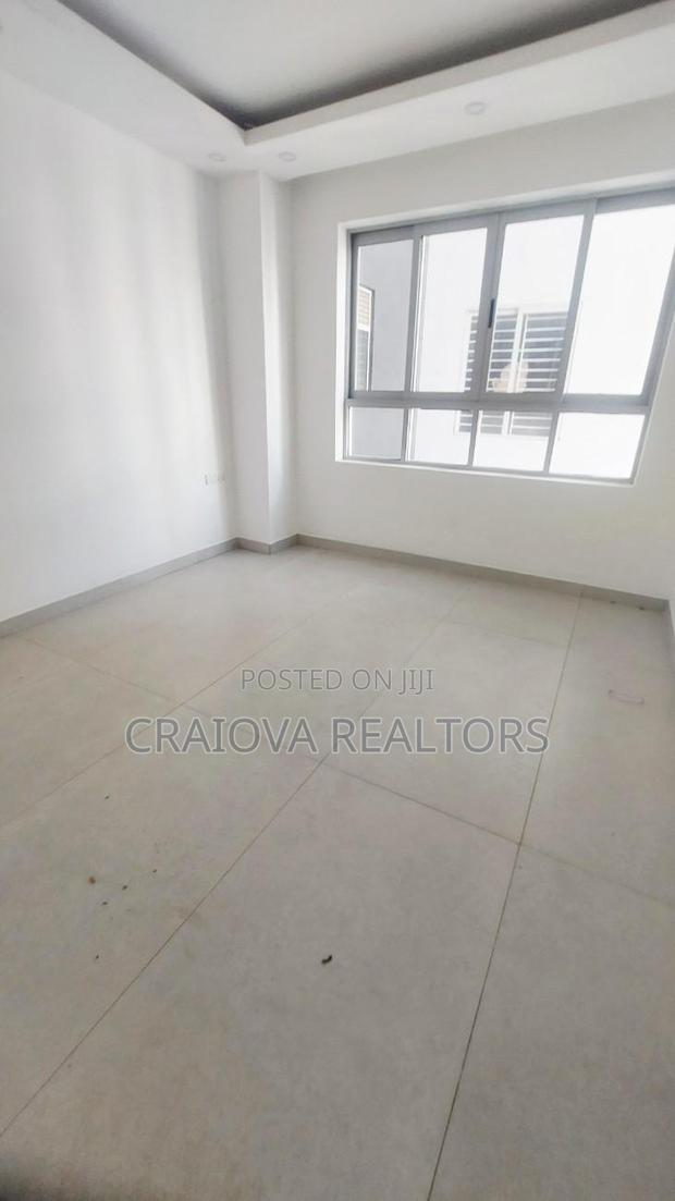 4bdrm Duplex in Spring Valley for sale - thumbnail 13