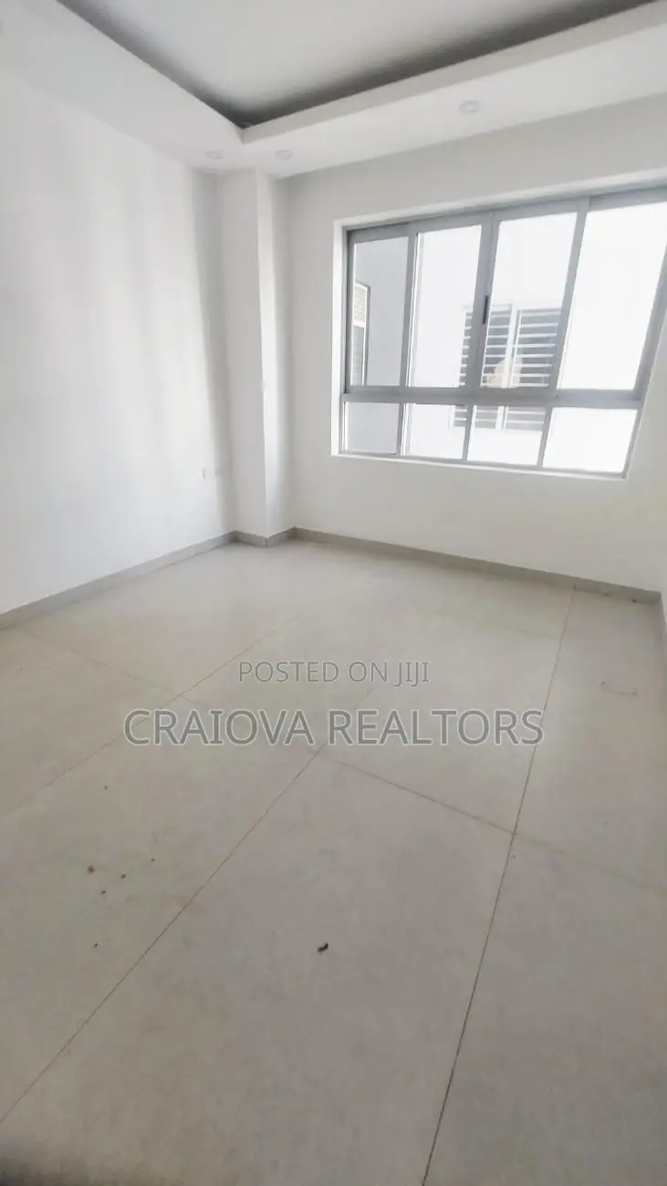 4bdrm Duplex in Spring Valley for sale
