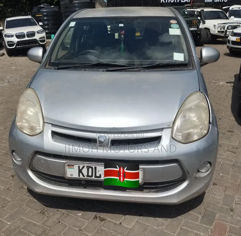 Toyota Passo 2016 Silver
