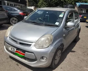 Toyota Passo 2016 Silver