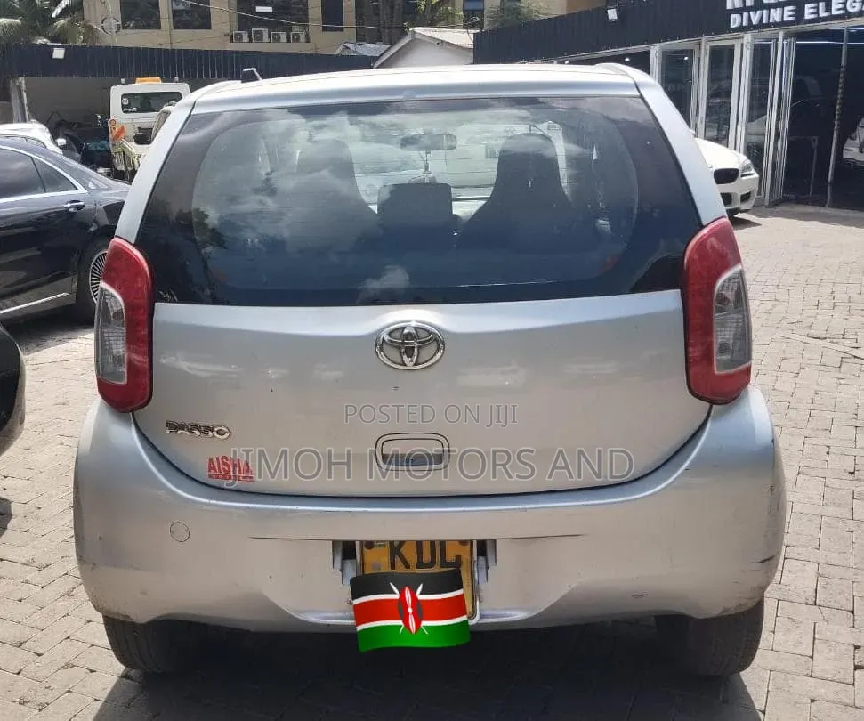 Toyota Passo 2016 Silver