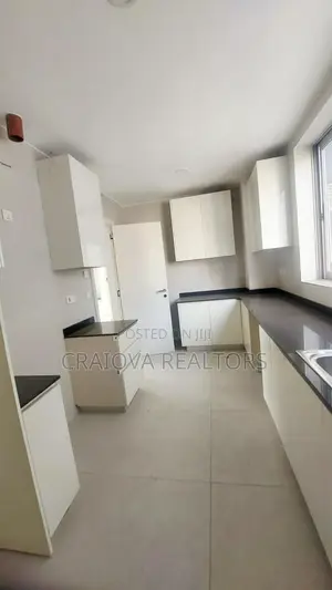 4bdrm Duplex in Spring Valley for rent