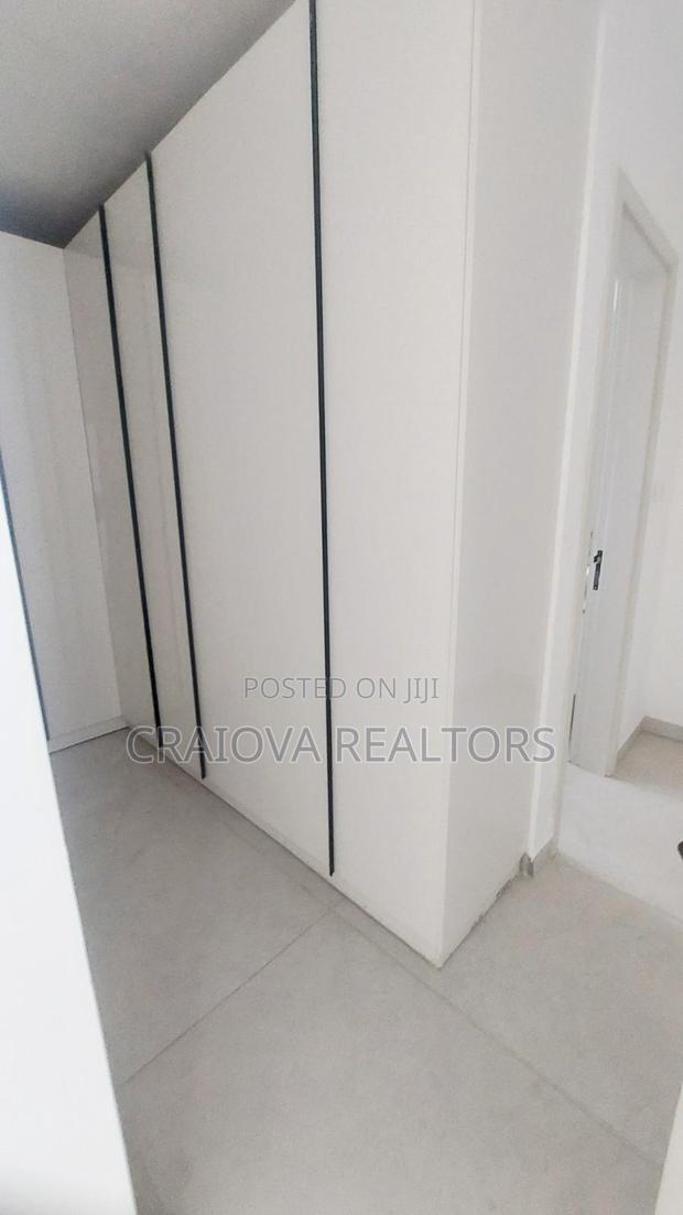4bdrm Duplex in Spring Valley for sale - thumbnail 10