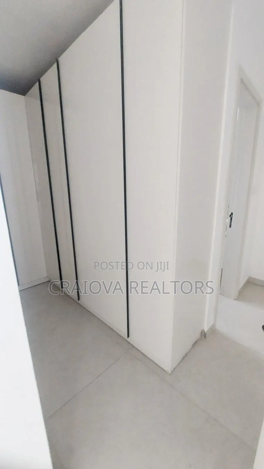 4bdrm Duplex in Spring Valley for sale