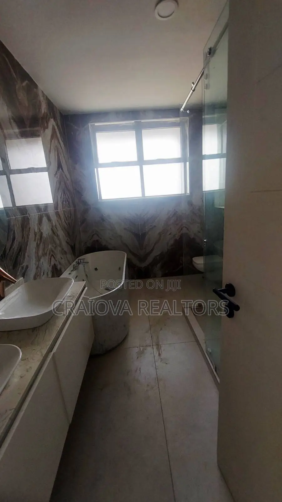 4bdrm Duplex in Spring Valley for sale
